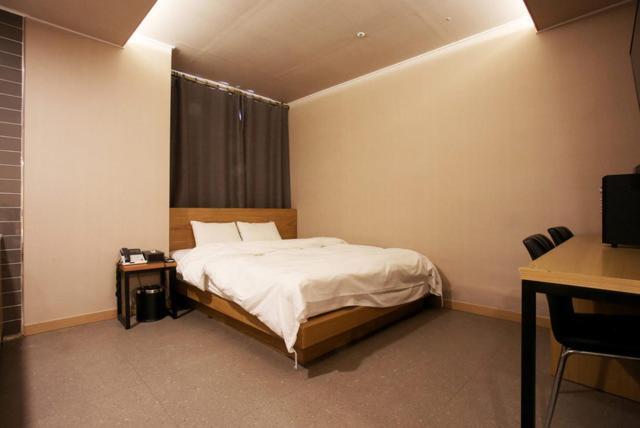A7 Hotel Suwon Exterior foto